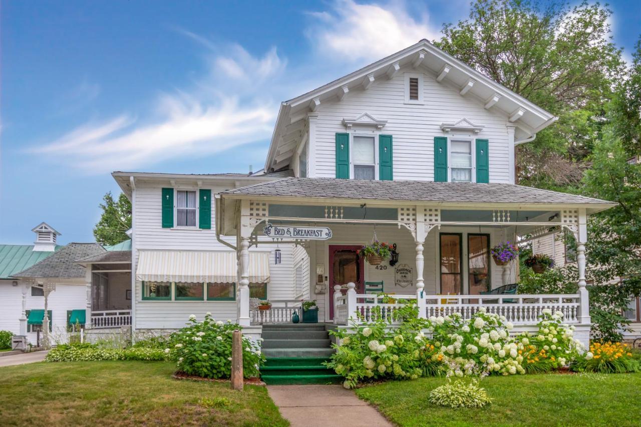 Carriage House Bed & Breakfast Winona Esterno foto