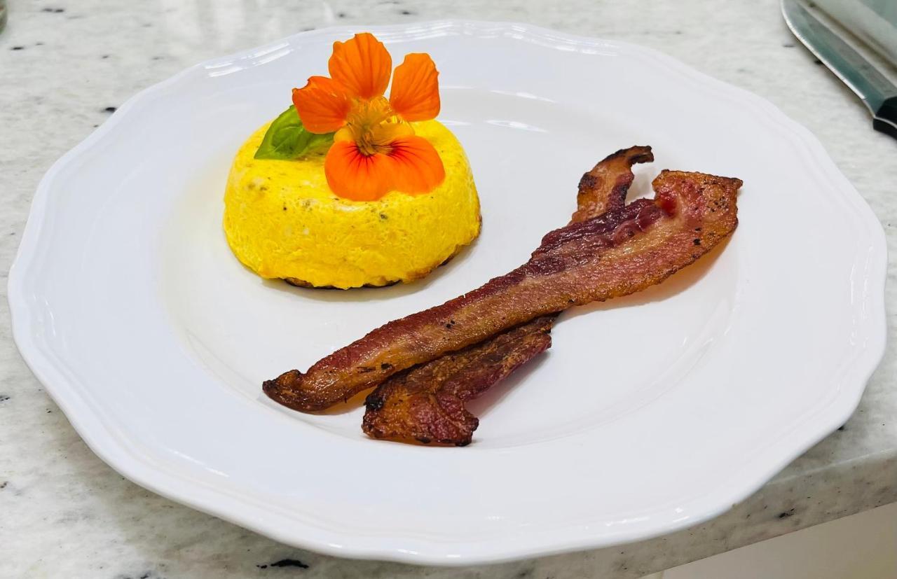 Carriage House Bed & Breakfast Winona Esterno foto