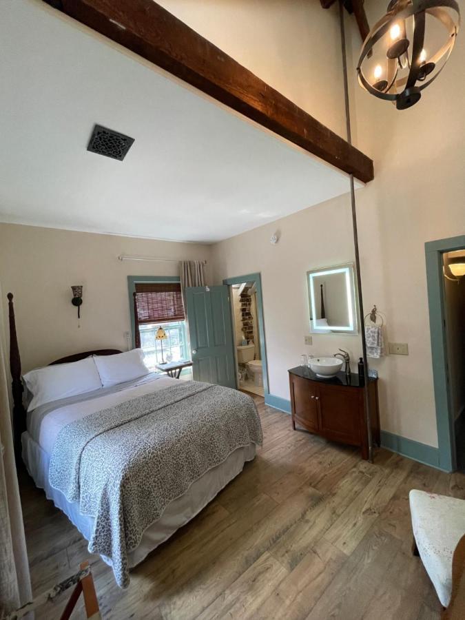 Carriage House Bed & Breakfast Winona Esterno foto