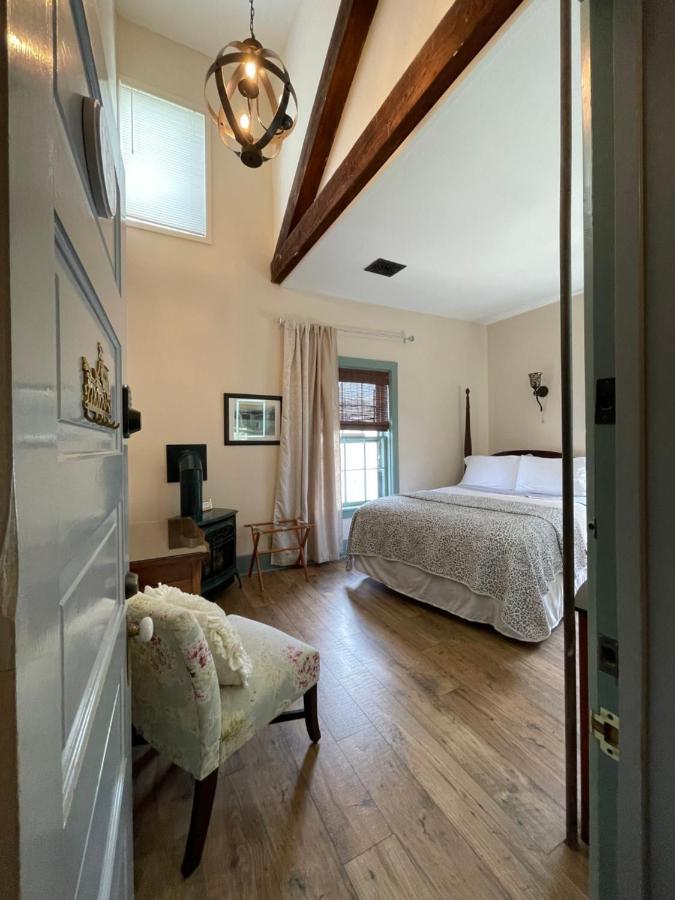 Carriage House Bed & Breakfast Winona Esterno foto