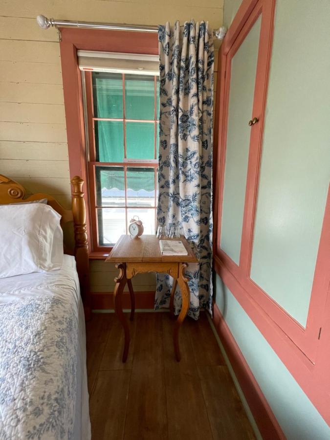Carriage House Bed & Breakfast Winona Esterno foto