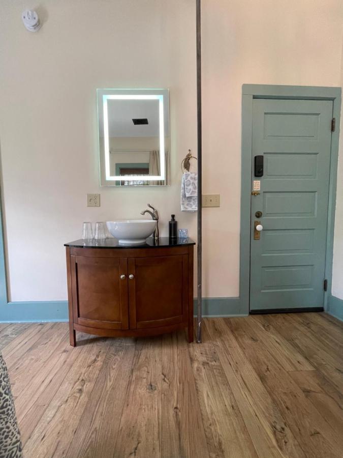 Carriage House Bed & Breakfast Winona Esterno foto