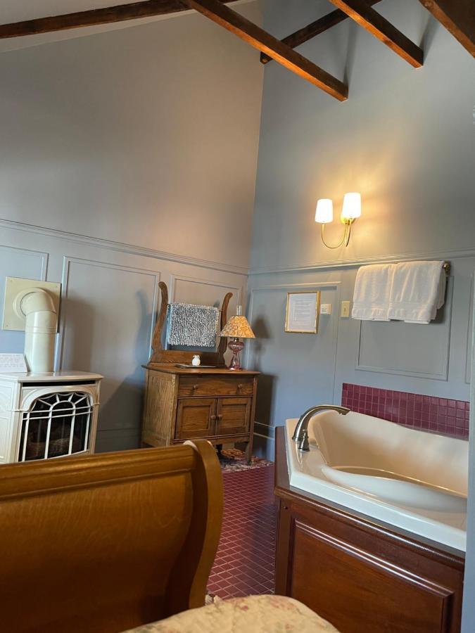 Carriage House Bed & Breakfast Winona Esterno foto