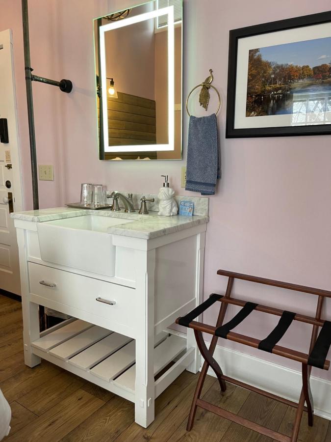 Carriage House Bed & Breakfast Winona Esterno foto