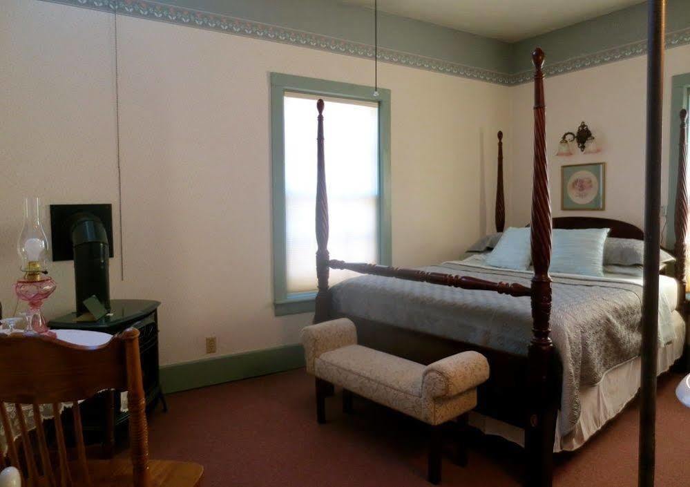 Carriage House Bed & Breakfast Winona Esterno foto