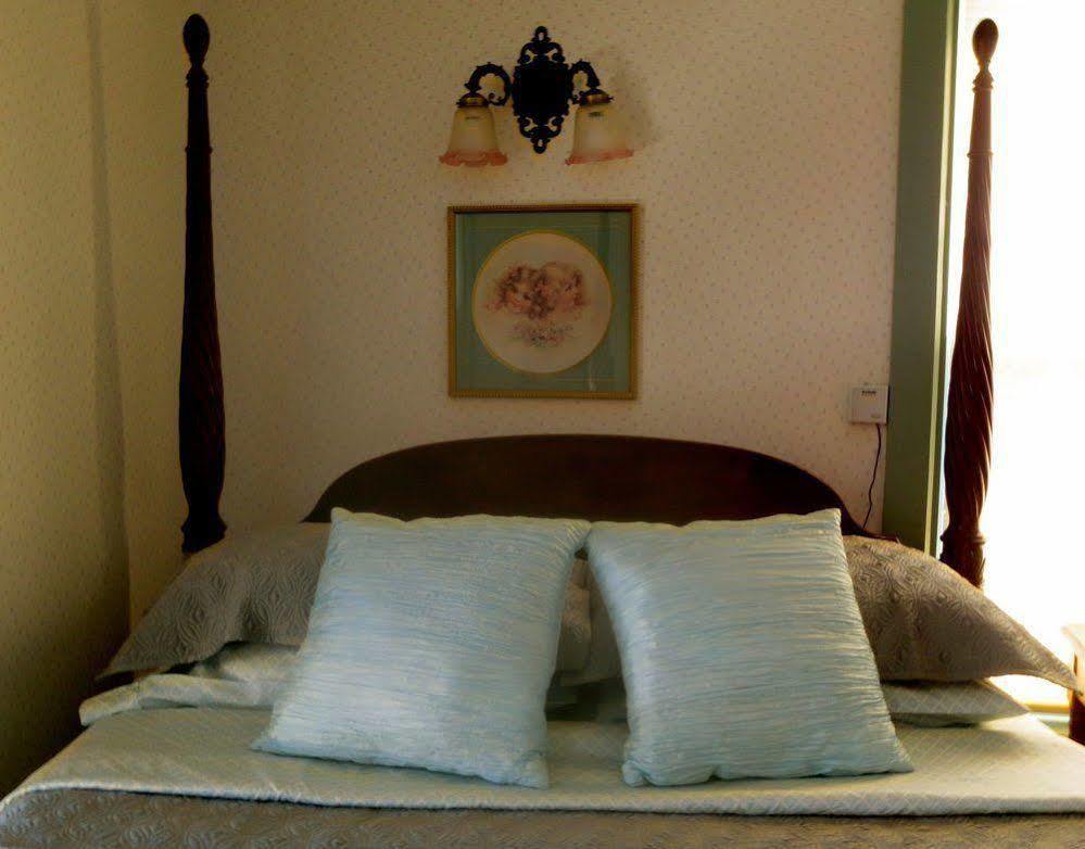 Carriage House Bed & Breakfast Winona Esterno foto