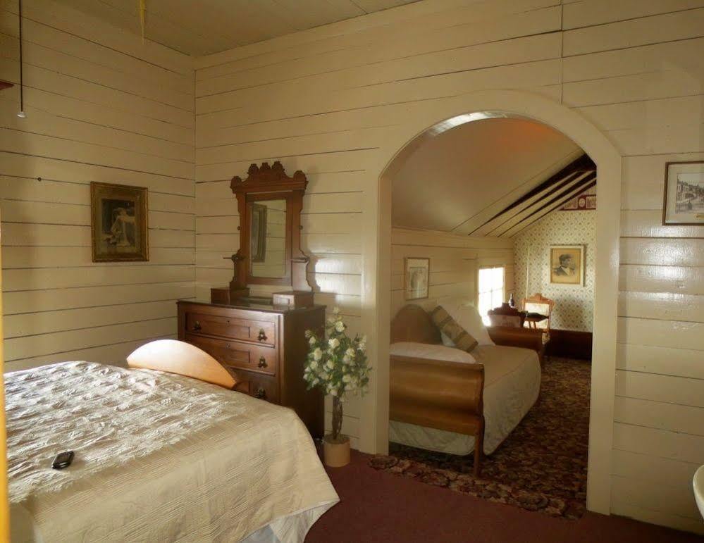 Carriage House Bed & Breakfast Winona Esterno foto