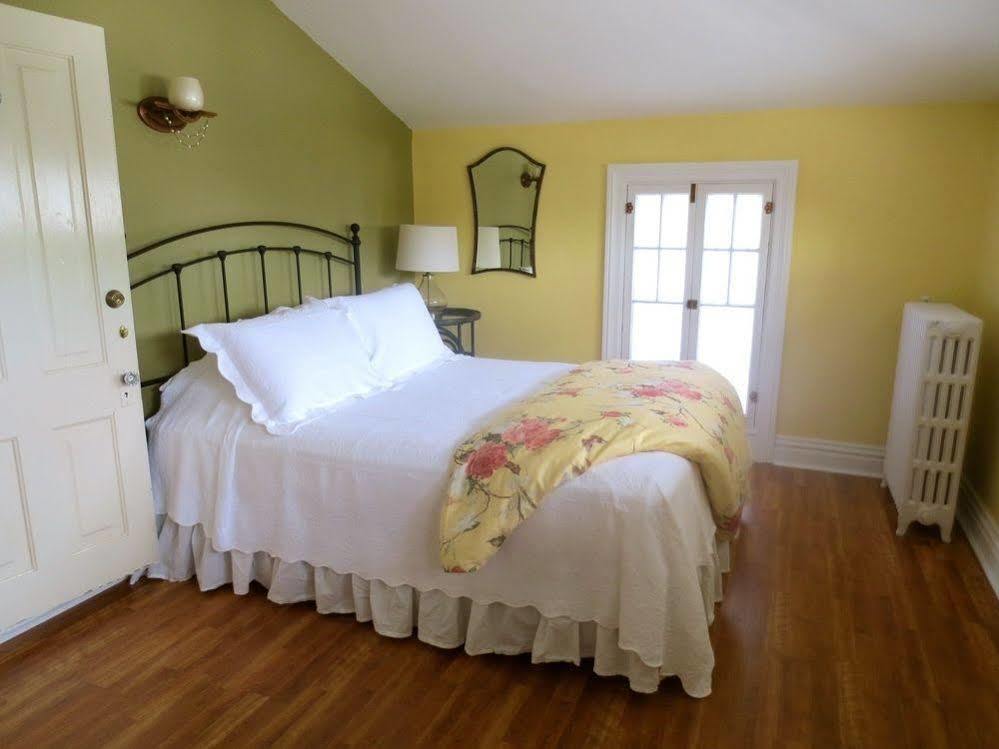 Carriage House Bed & Breakfast Winona Esterno foto