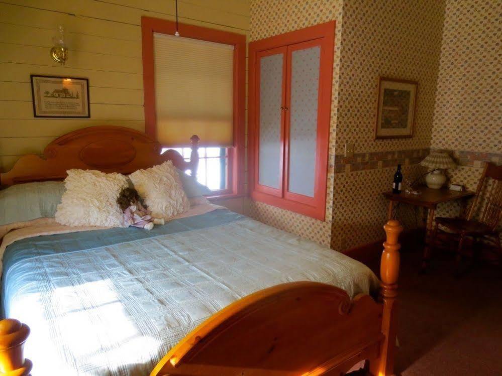 Carriage House Bed & Breakfast Winona Esterno foto
