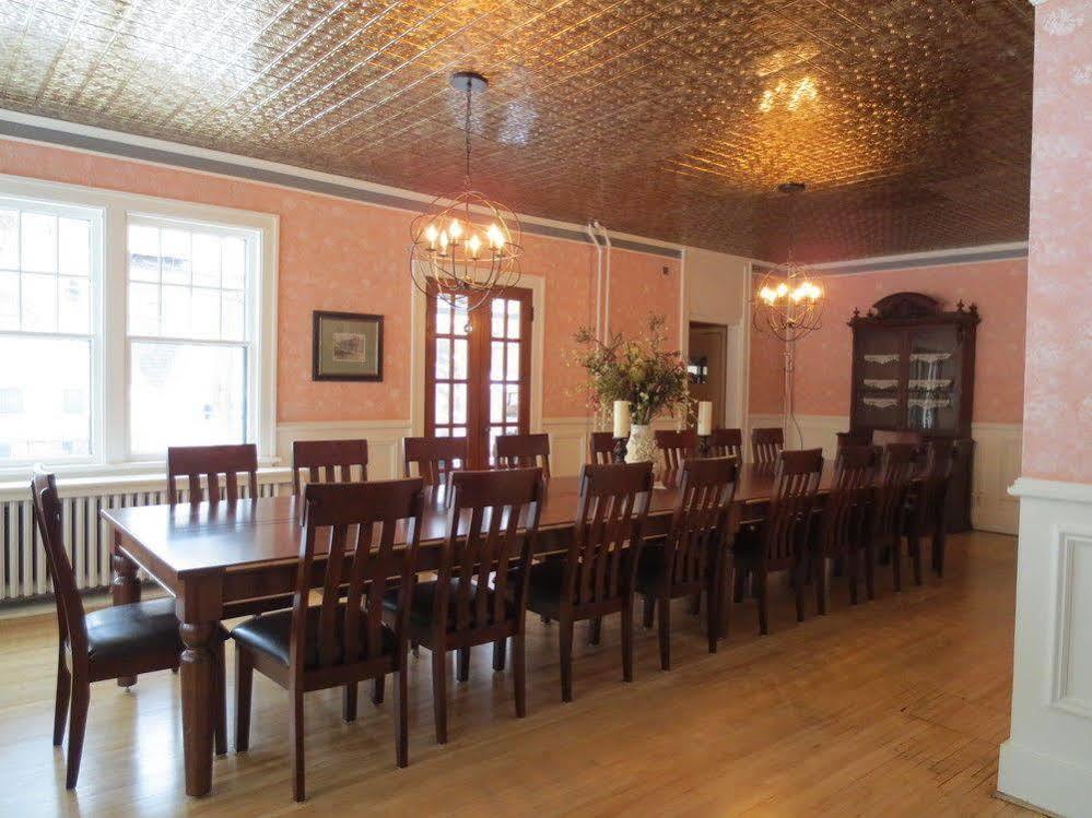 Carriage House Bed & Breakfast Winona Esterno foto